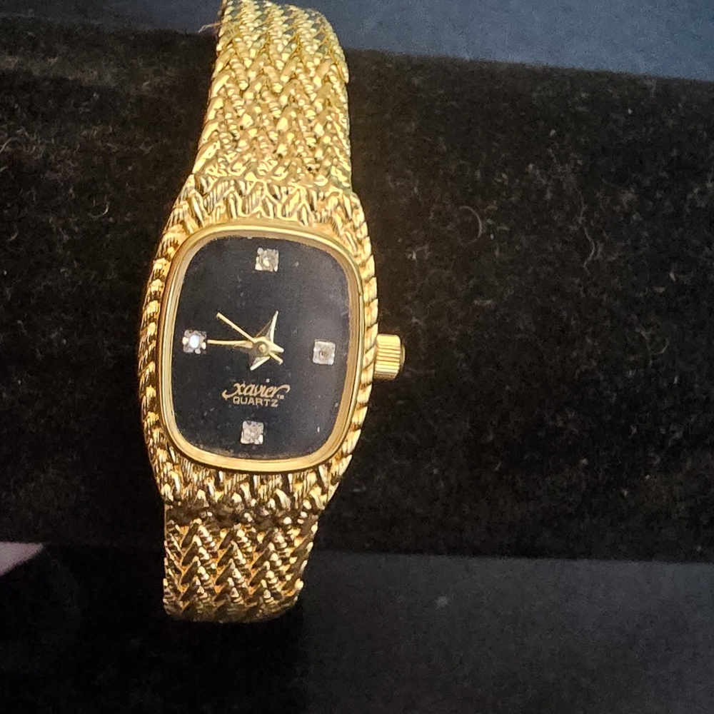 Xavier Women's Gold-Tone Bracelet Quartz Watch with Black Dial